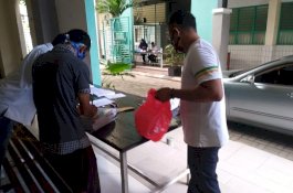 Tetap di Kendaraan, Begini Cara Ambil Seragam Sekolah Islam Athirah