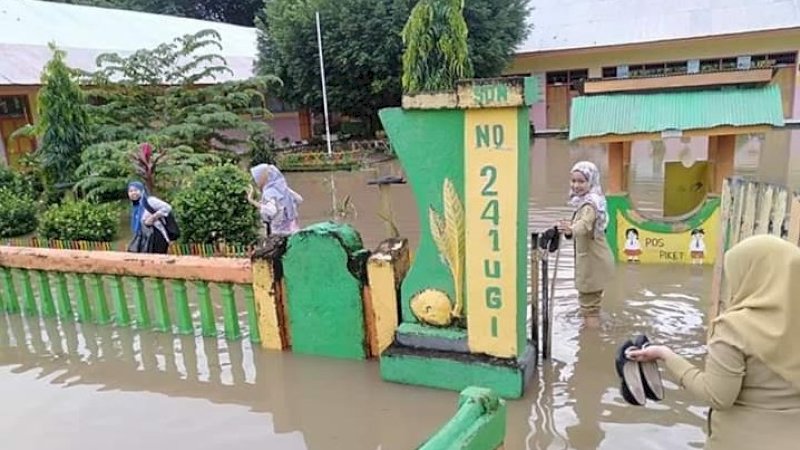 Sejumlah Sekolah di Sabbangparu Terendam Banjir dan Mengalami Kerusakan