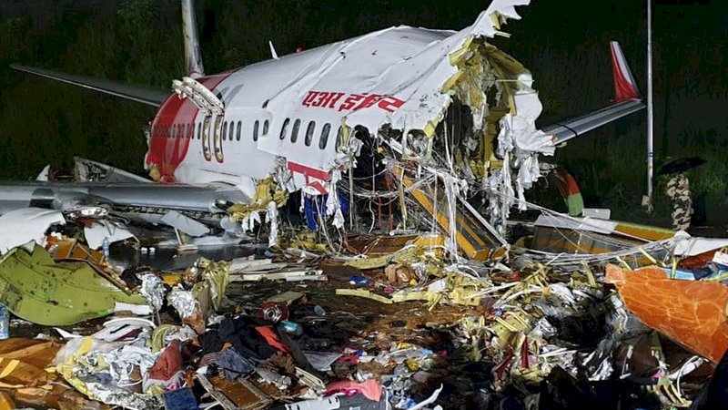 Pesawat Air India Express yang kecelakaan.