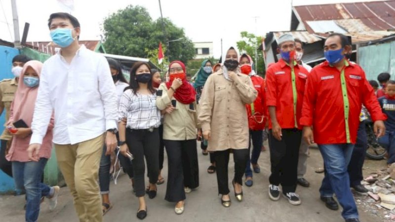 Ketua Gerindra Makassar Setia Dampingi Fatmawati Keliling Masuk Lorong