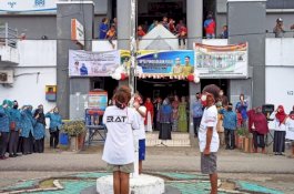 Erna Rasyid Taufan Terharu, Anak Pasar Kibarkan Merah Putih Tanpa Alas Kaki di Parepare