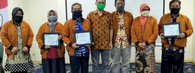 KPU Parepare Raih Penghargaan Kepatuhan Pengisian E-Monev dan Smart 2020 Tingkat Provinsi Sulsel