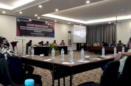 Danny-Fatma Geser Dilan Jadi Pendaftar Pertama di KPU Makassar