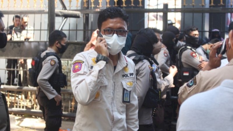 Kepala Bidang Ops Ketenteraman dan Ketertiban Umum (Trantibum) Satpol PP Sulsel, Sultan Rakib SS MM