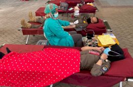 Tunjukkan Kepedulian, Personel Satpol PP Sulsel Ramai-Ramai Donor Darah