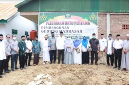Ponpes DDI Al Ikhlas Dapat Bantuan Rusun Santri dari PUPR, Bupati Barru Letakkan Batu Pertama