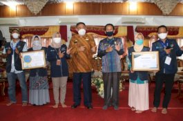 Lewati Target Sensus Online, Bupati Bulukumba Terima Penghargaan BPS