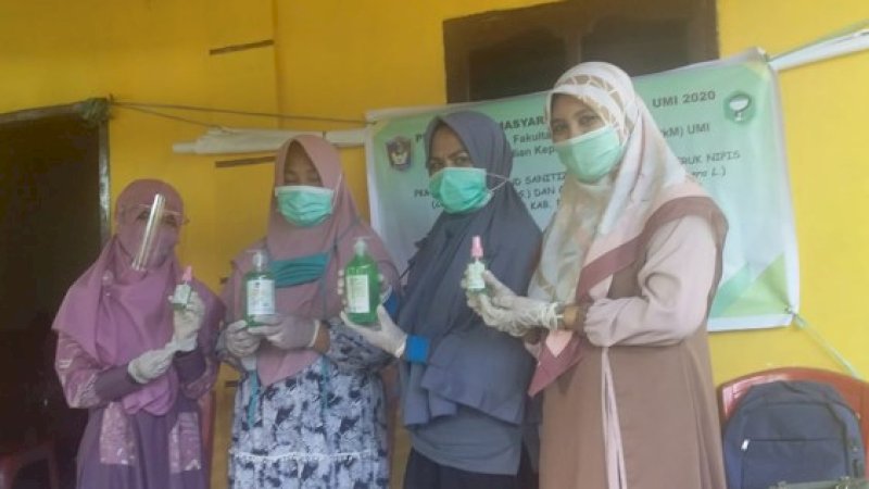 LPkM UMI Latih Warga Desa Kamiri Produksi Hand Sanitizer dari Perasan Jeruk Nipis dan Lidah Buaya