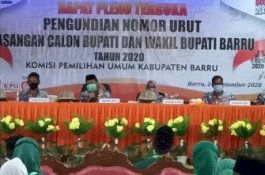 Pengundian Nomor Urut Peserta Pilkada Barru; Paslon Sudah Siapkan Poster Khusus