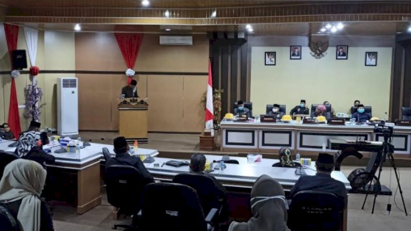 Paripurna Dihadiri 24 Anggota DPRD Parepare, Ranperda APBD-P 2020 Ditetapkan