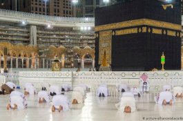 Jemaah Tiba Tengah Malam, Umrah Perdana Hanya Berlangsung Tiga Jam