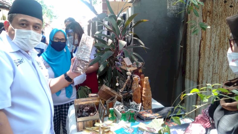 Munafri Arifuddin di galeri UMKM Jalan Pettarani.