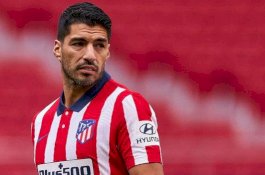 Tak Kuasa Menahan Air Mata, Sedihnya Luis Suarez Diusir dari Barcelona