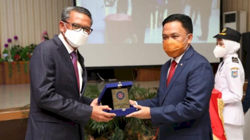 Kukuhkan Ilham Azikin sebagai Ketua IKAPTK Sulsel, Gubernur Kembali Ingatkan Vaksin Terbaik