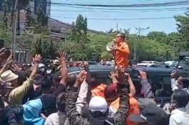 Pendukung Danny-Fatma Beraksi di Polrestabes, Ini Sindiran Legislator PPP