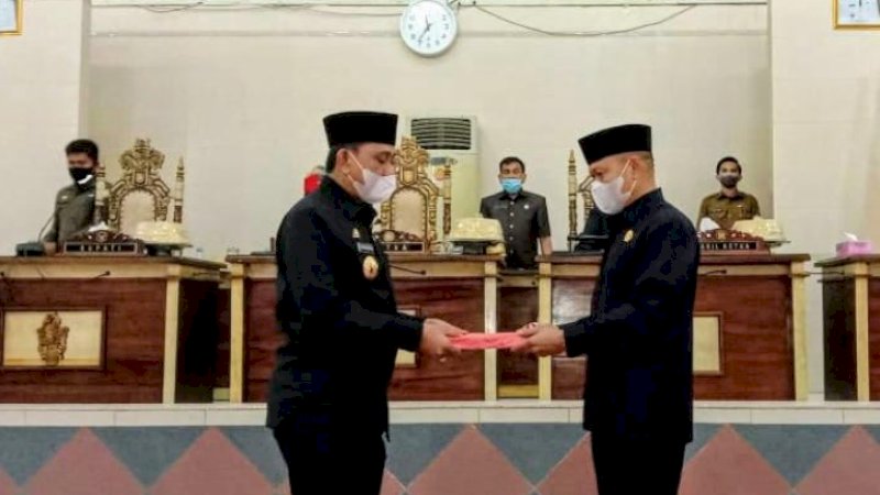 Bupati Wajo Serahkan Dua Ranperda, Tujuh Fraksi DPRD Setuju untuk Bahas