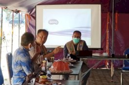Kapolres Barru Jalan-Jalan ke Posko Satgas Covid-19, Vaksin Corona Jadi Topik Perbincangan