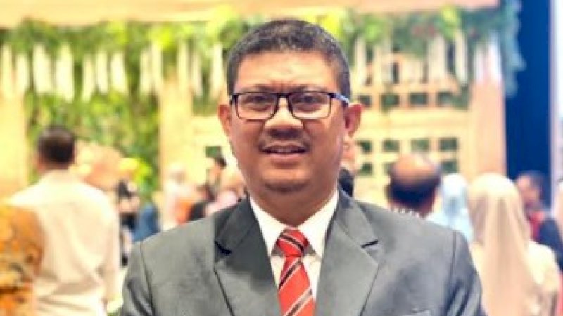 Prof Hasnawi Haris