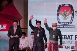 Cinta Budaya dan Adat, Tomy-Makkasau Pakai Passapu dan Jas Tutup pada Debat Publik Kedua