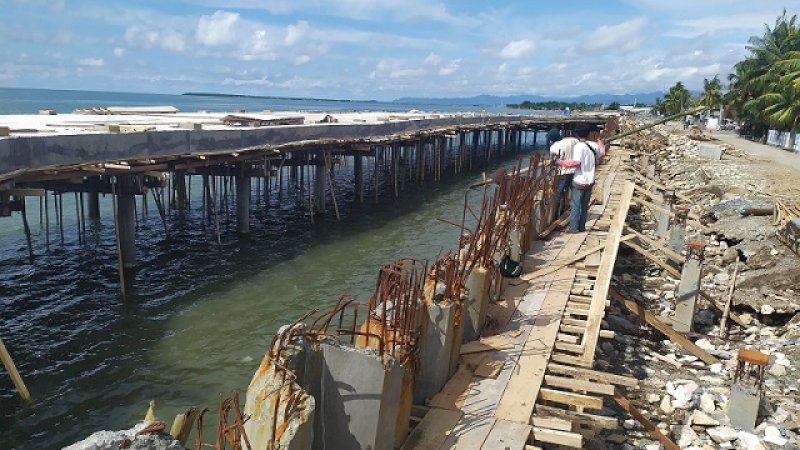 Proyek Pembangunan Mitigasi Pantai Sumpang Binangae Barru Molor