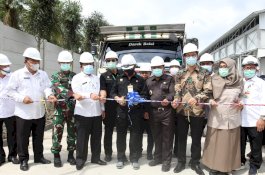 Mentan Lepas Ekspor Perdana Larva Kering Riau ke Inggris