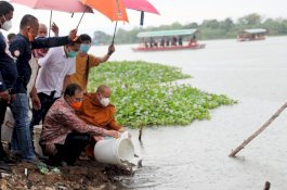 DP Ikut Ritual Tolak Bala di Sungai Jeneberang, Ini Nasihat Wagub dan Tokoh Agama