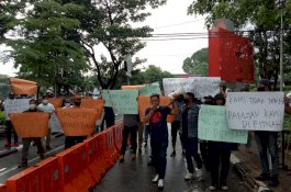 Ratusan Massa Aliansi Bugis Makassar Bersatu Demo Polda Tuntut Tangkap Danny Pomanto