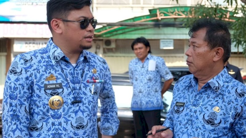 Bupati Gowa, Adnan Purichta Ichsan bersama Mundoap (kanan) dalam sebuah kesempatan. 