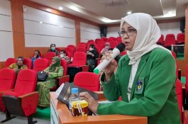 Bahas Sutra, Legislator Sulsel Andi Etti Raih Gelar Doktor Ilmu Manajemen