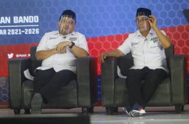 Appi Mencoblos di SD Mangkura Bersama Keluarga, Rahman Bando di Biring Romang