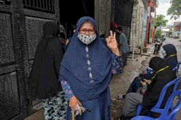 Inginkan Pemimpin Baru, Emak-Emak: Sejak Awal Nawaitu Saya ke TPS Pilih Appi-Rahman
