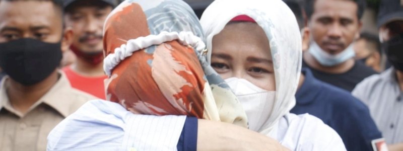 Cetak Sejarah, Tangis Haru Relawan Sambut Danny-Fatma di Posko ADAMA'