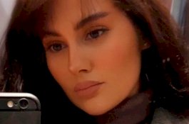 Wanita Cantik Ini Tewas saat Mandi Sambil Ngecas HP