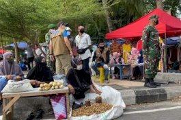 Dipimpin Dandim 1410, Satgas Covid-19 Bantaeng Lakukan Skrining di Pasar