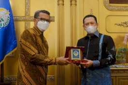 Pantau Simulasi Vaksinasi Covid-19, Nurdin Abdullah Jamu Ketua MPR RI di Rujab Gubernur