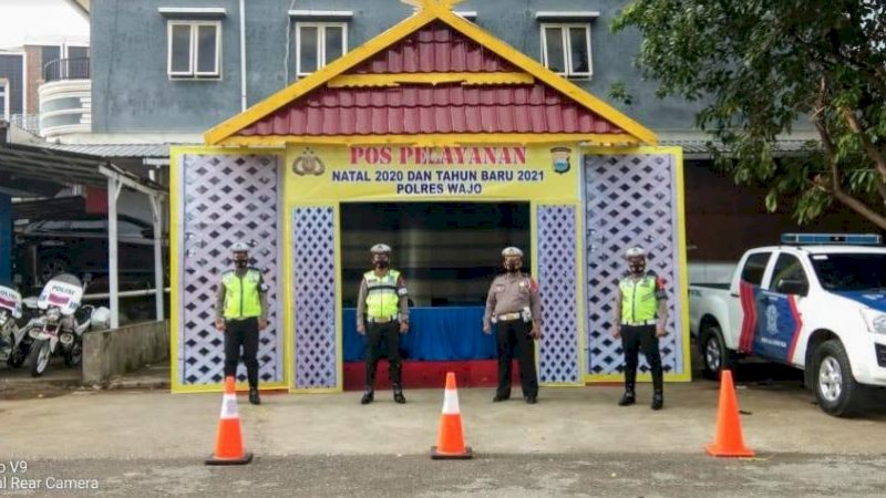 Pos pelayanan Satlantas Polres Wajo selama Operasi Lilin berlangsung.