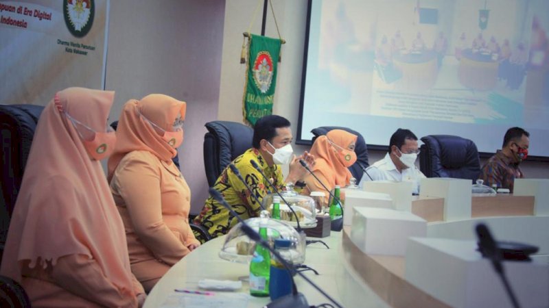 PJ Wali Kota Makassar,  Prof Rudi Djamaluddin ajak  Dharma Wanita Persatuan (DWP) di Kantor Wali Kota,Rabu (23/12)