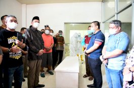Gubernur Sulsel Lepas Jenazah Thorig Husler