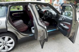 Cukuplah Rasmini Jadi Korban Terakhir, Jangan Biasakan Buka Pintu Mobil Sebelah Kanan di Pinggir Jalan