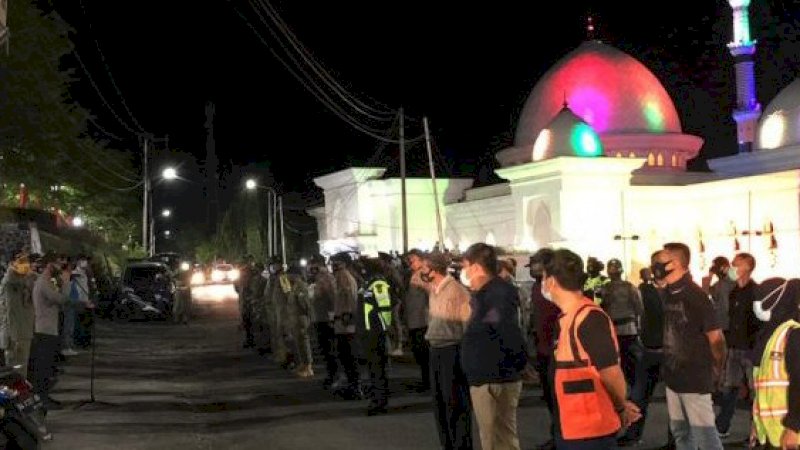 Satgas Gabungan dari Polres Soppeng,TNI dan Pemkab Soppeng melakukan apel sebelum melakukan Oprasi Yustisi,  Sabtu malam, (2/1/2021).ist