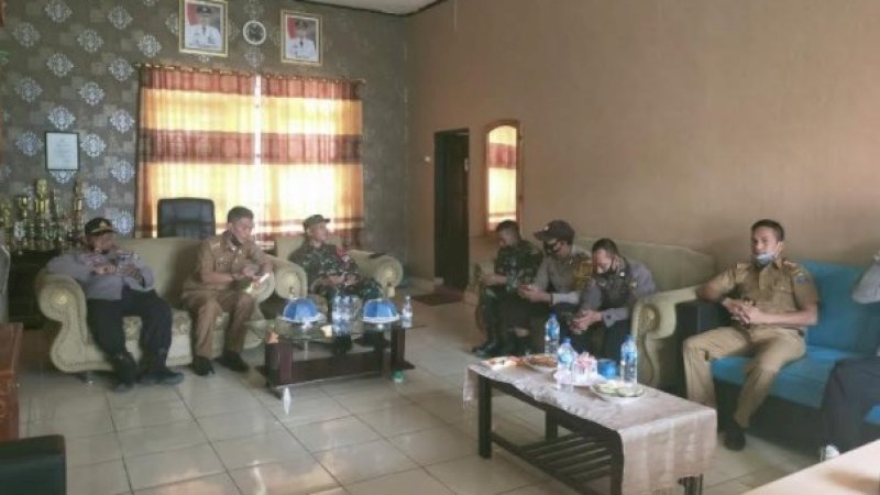 Tindak Lanjuti Aspirasi Masyarakat Jeneponto, Camat Binamu Minta Buka Segel Kantor Lurah