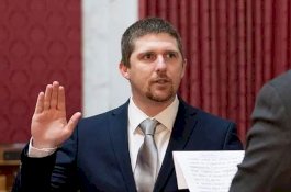 Anggota DPR Pro-Trump Mengundurkan Diri setelah Kerusuhan Capitol