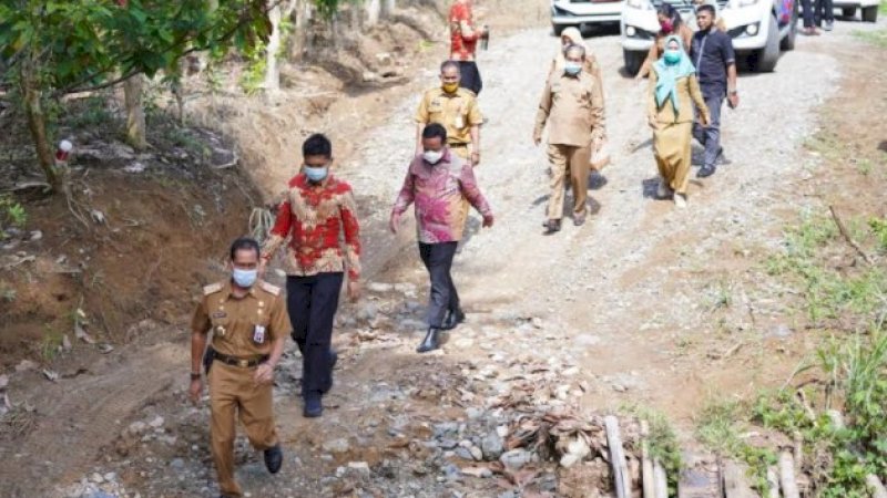 Jalan Tanru Tedong-Compong-Larompong Pangkas Jarak 30 Kilometer, Wagub: Bukti Pemerataan Pembangunan di Daerah