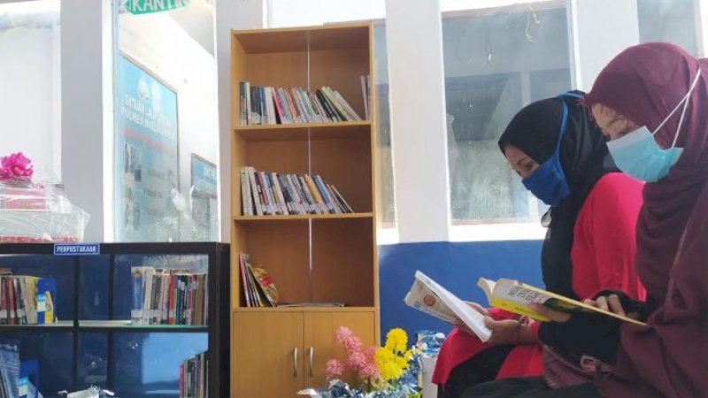 Ada Perpustakaan Mini, Ngantre di Satlantas Polres Bulukumba Tak Bikin Suntuk