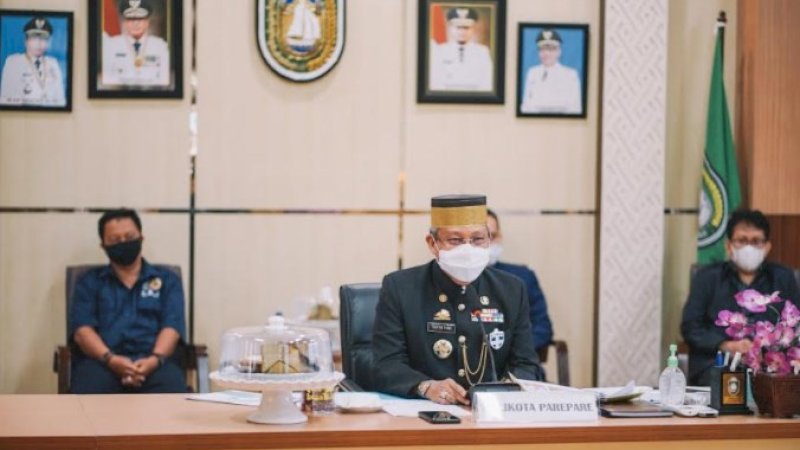 Imbau Warga Tidak Risau dengan Vaksinasi Covid-19, Taufan Pawe: Presiden Jokowi Saja Divaksin