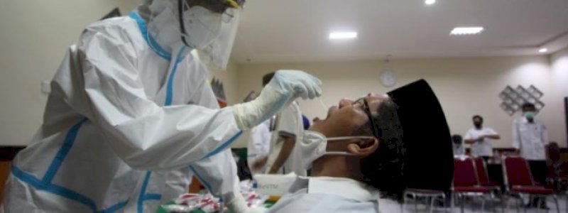 Ketua Bawaslu Sulsel hingga Pedagang Jalani Tes Swab, Bagaimana Hasilnya?