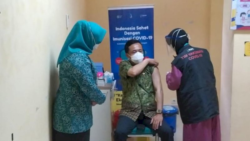 Disuntik Vaksin Covid-19, Pj Wali Kota Makassar: Tidak Terasa