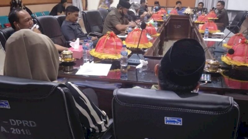 Dewan Perwakilan Rakyat Daerah (DPRD) Jeneponto menggelar rapat Badan Musyawarah (Bamus) di ruang rapat Komisi I Gedung DPRD Kabupaten Jeneponto, Kamis (14/1/2021).