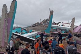 Bawaslu Se-Sulsel Kirim Bantuan untuk Korban Gempa di Sulbar