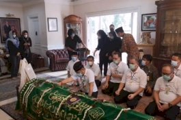 Takziah di Rumah Duka Sjarifuddin Baharsjah, Mentan SYL: Kita Lanjutkan Karyanya